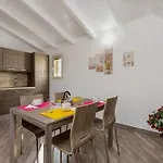 Porto Istana Apartman Murta Maria